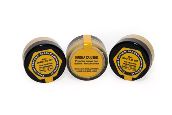 krema-za-usne-med-vojvodic-001-69304afd788de Krema (mast) za usne - Med Vojvodić